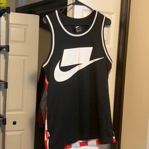 Nike Men’s Jersey Size Small